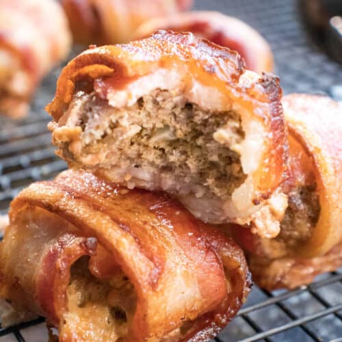 Have you ever tried bacon wrapped meatloaf muffins? These are one of the best lunch or dinner ideas ever. These meatloaf muffins are wrapped in bacon and are perfectly portioned.