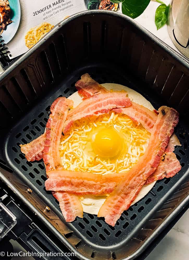 How To Make Air Fryer Bacon And Eggs - Fast Food Bistro