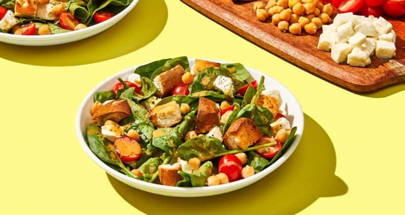 Spinach Caprese Salad with Chickpeas, Ciabatta Croutons and Dressing